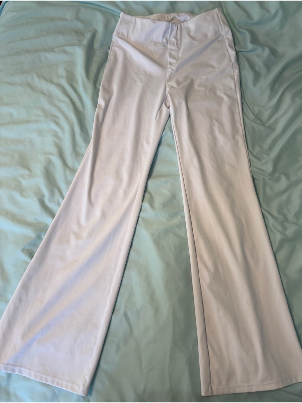 HALARA new White Boot Cut Pants, size medium.